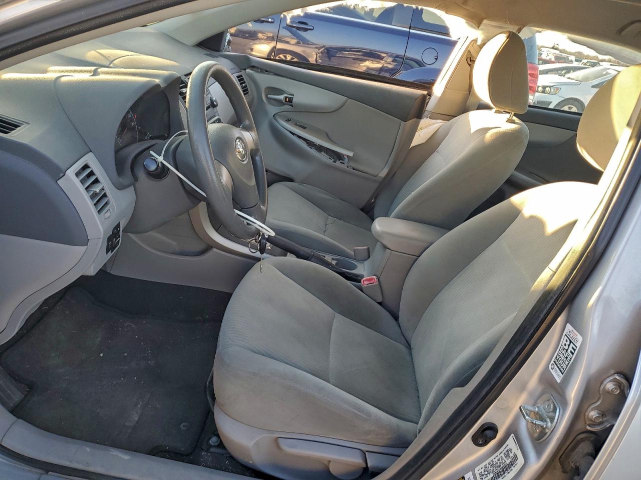 2010 TOYOTA COROLLA BASE photo 7