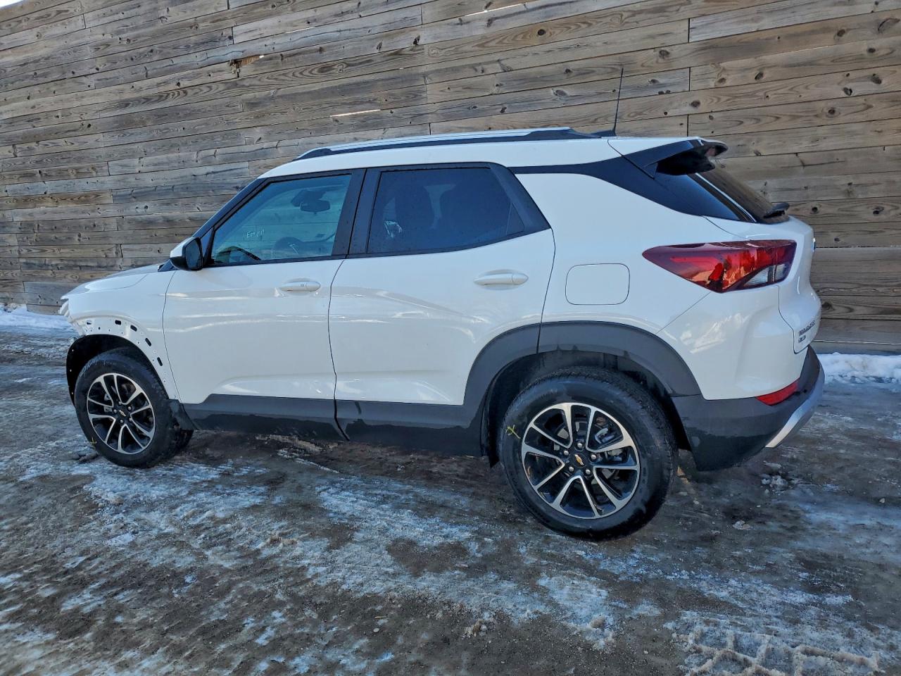 2025 CHEVROLET TRAILBLAZER LT photo 2