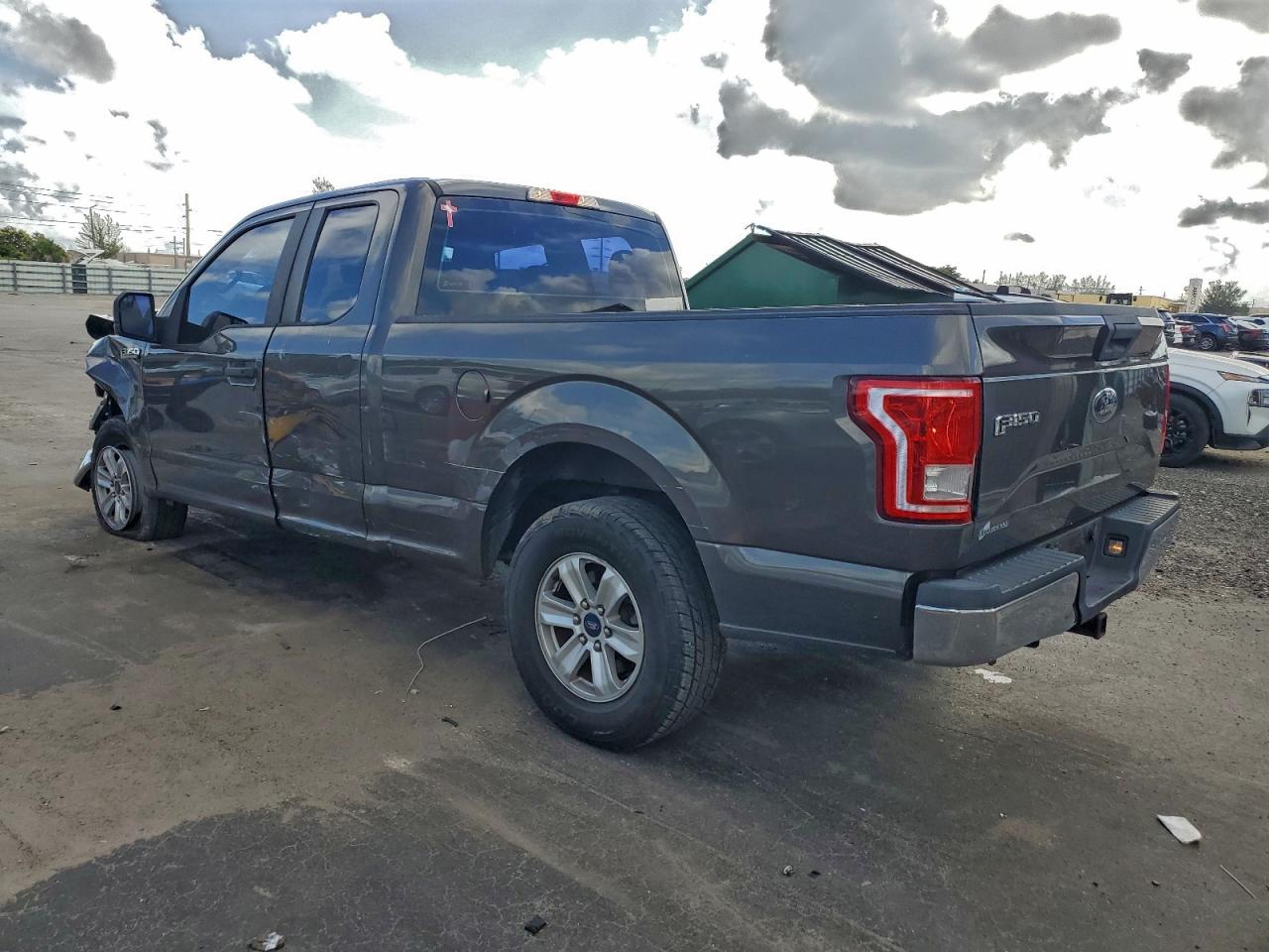 2017 FORD F150 SUPER CAB photo 2