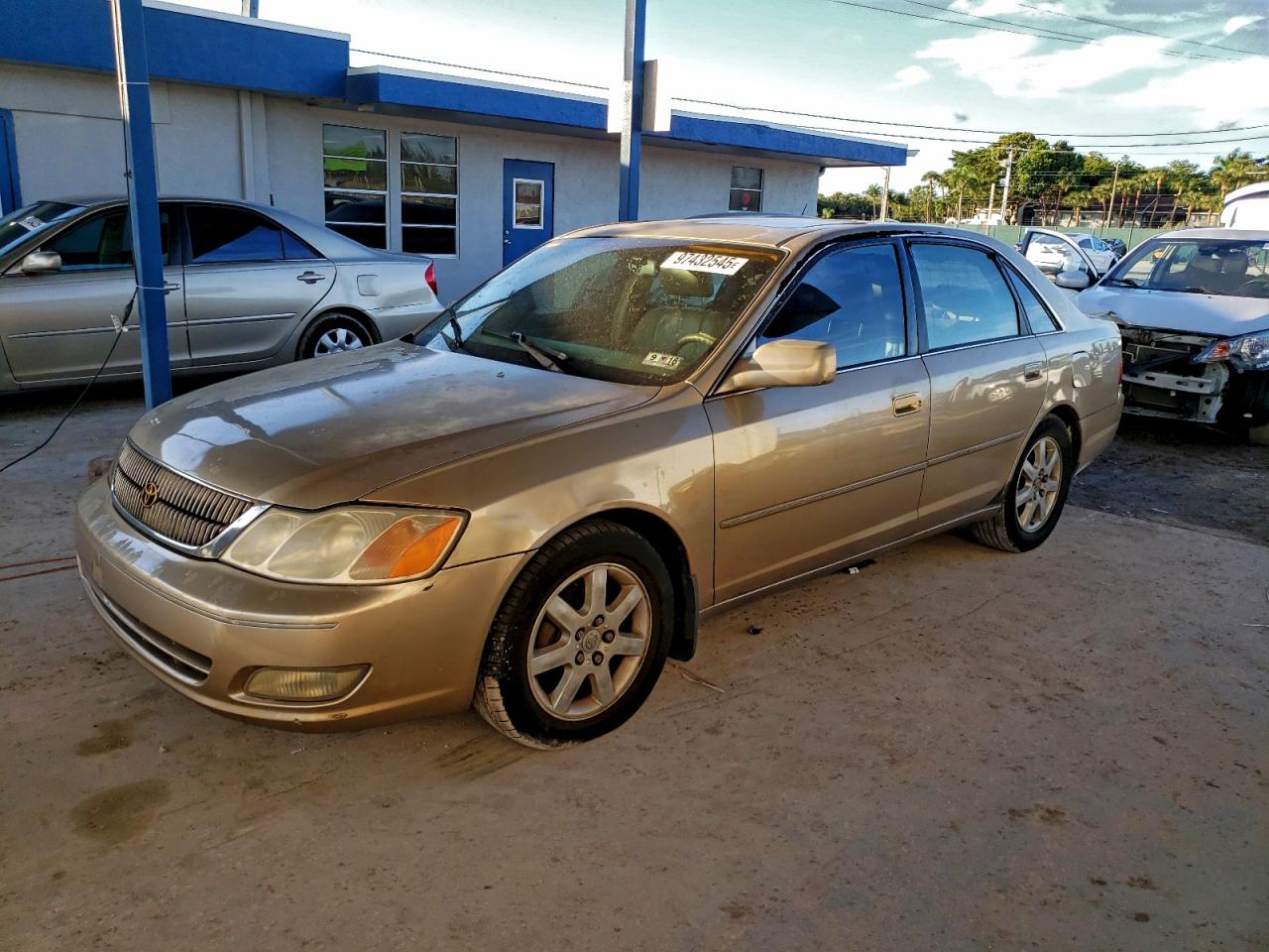 2002 TOYOTA AVALON