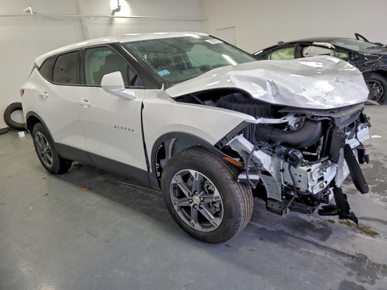 2025 CHEVROLET BLAZER 2LT photo 4