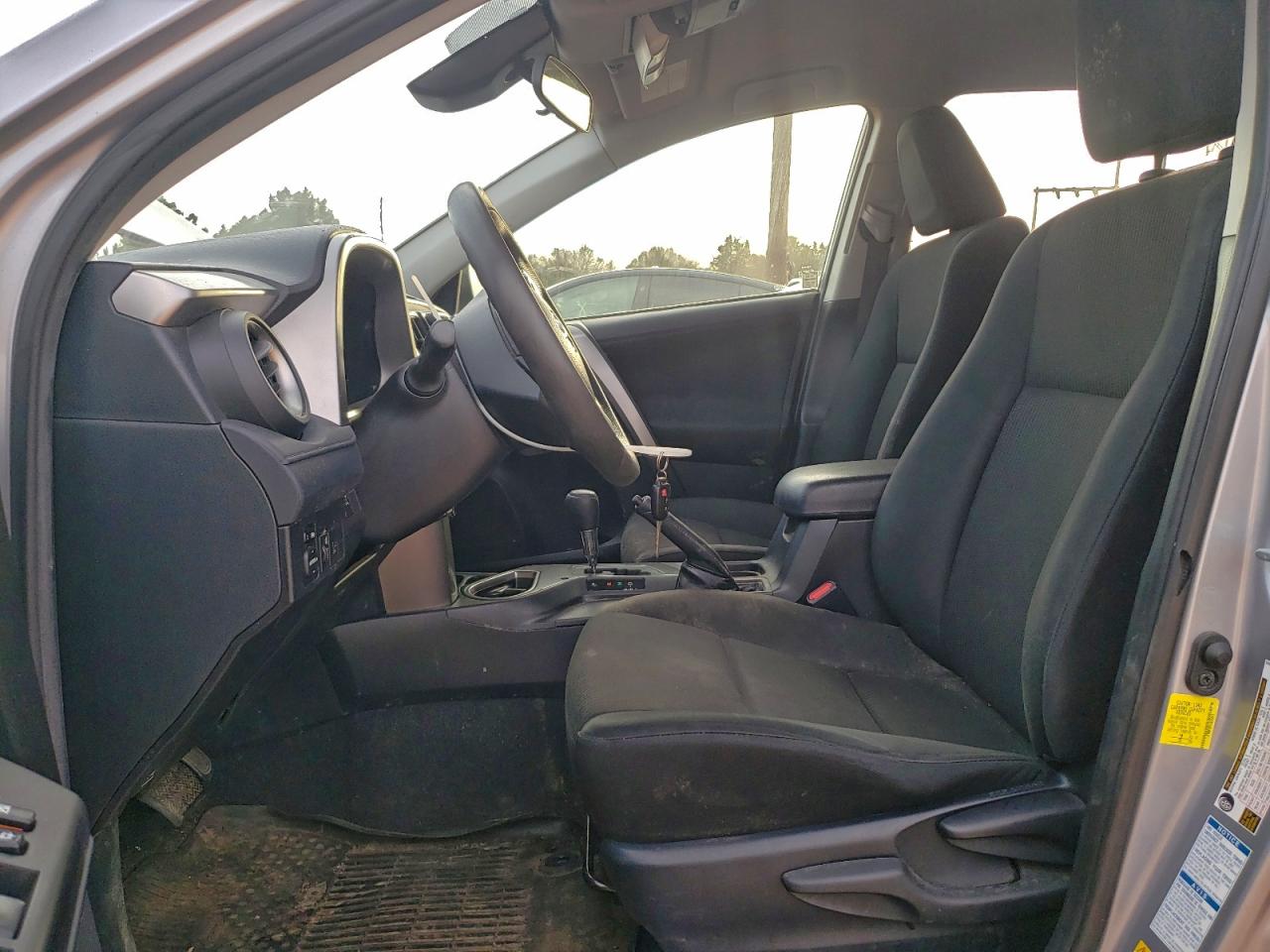 2018 TOYOTA RAV4 LE photo 7