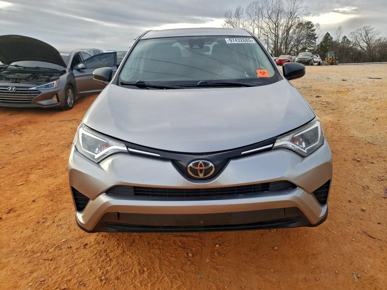 2018 TOYOTA RAV4 LE photo 5