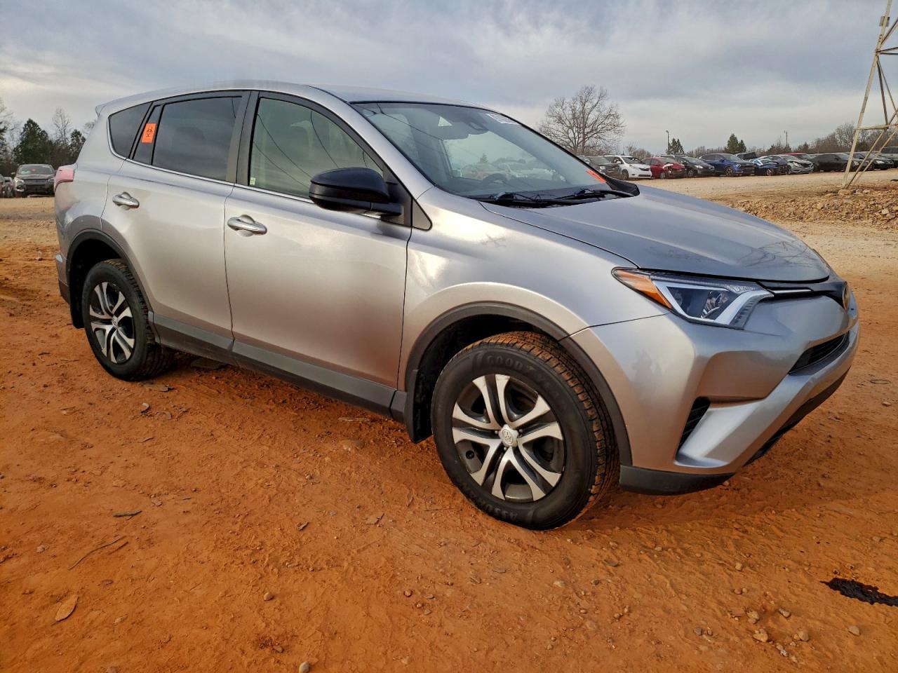 2018 TOYOTA RAV4 LE photo 4