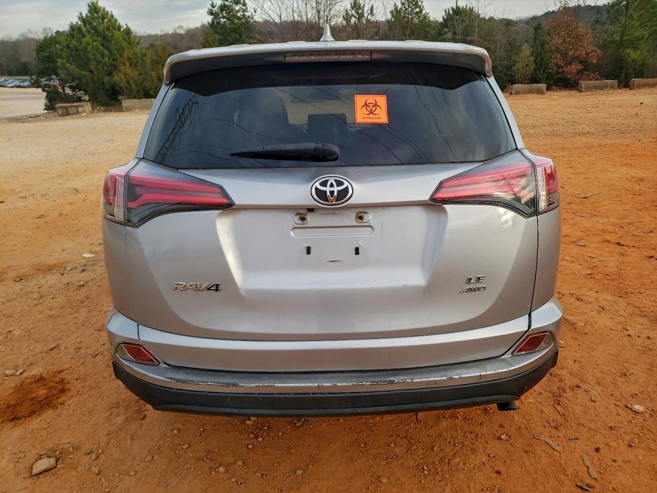 2018 TOYOTA RAV4 LE photo 6