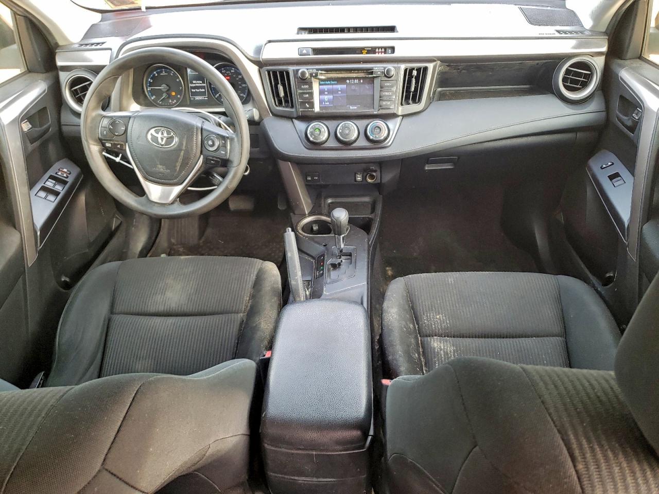 2018 TOYOTA RAV4 LE photo 8