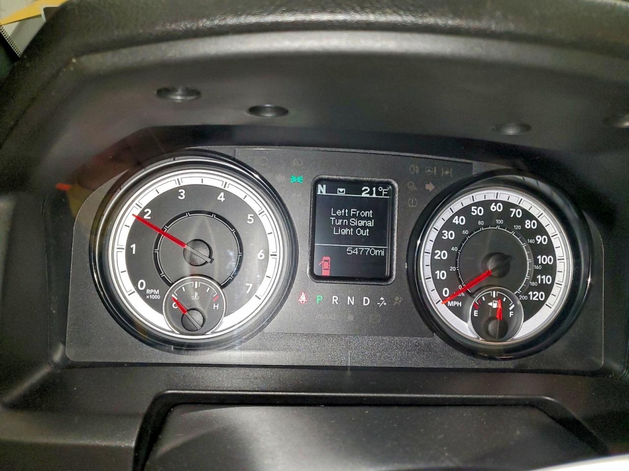 2024 RAM 1500 CLASSIC SLT photo 9