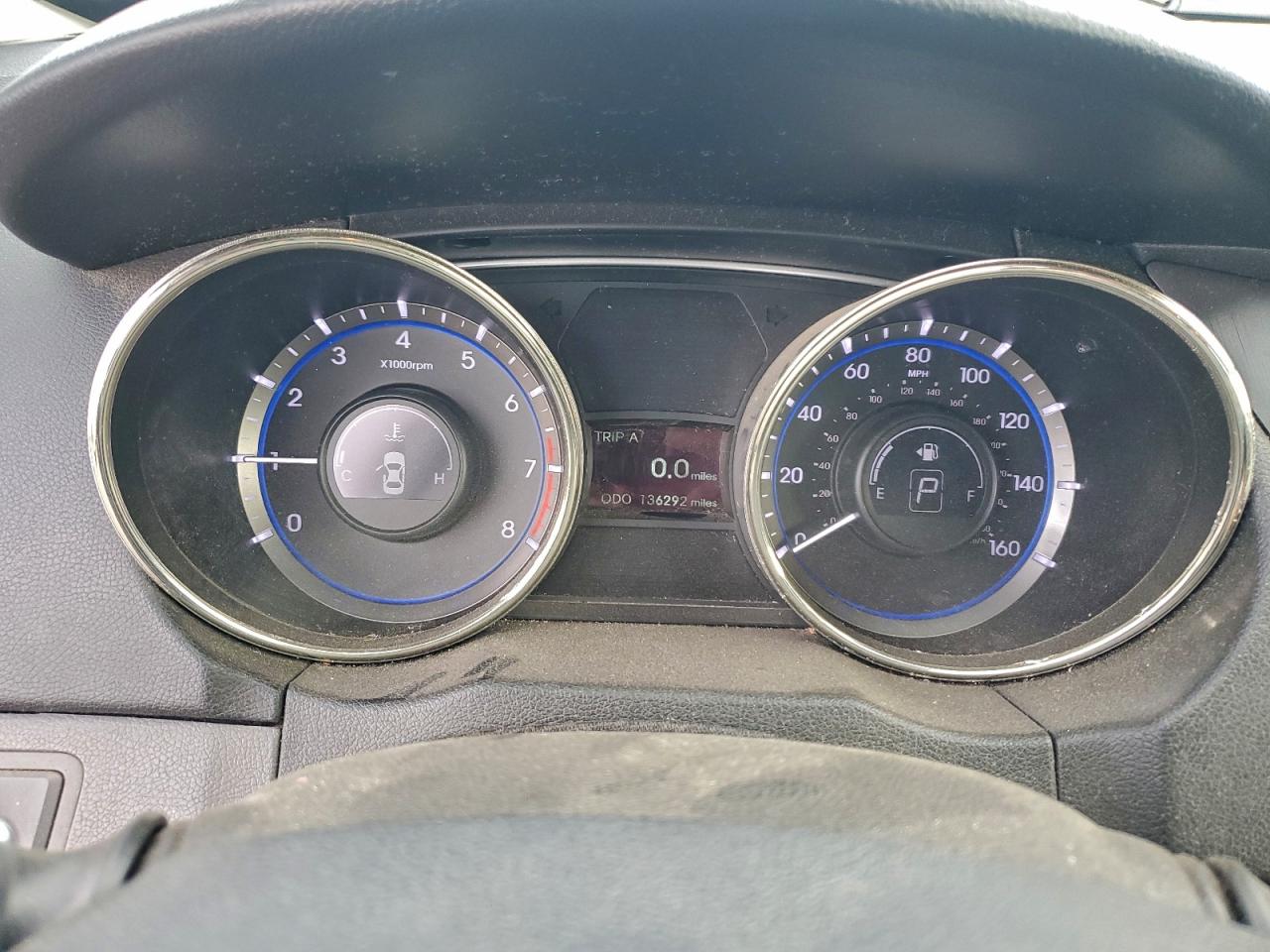 2012 HYUNDAI SONATA SE photo 9