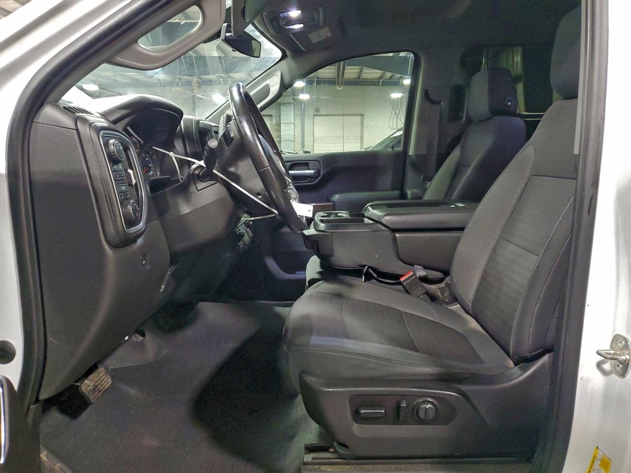 2020 CHEVROLET SILVERADO K1500 LT photo 7