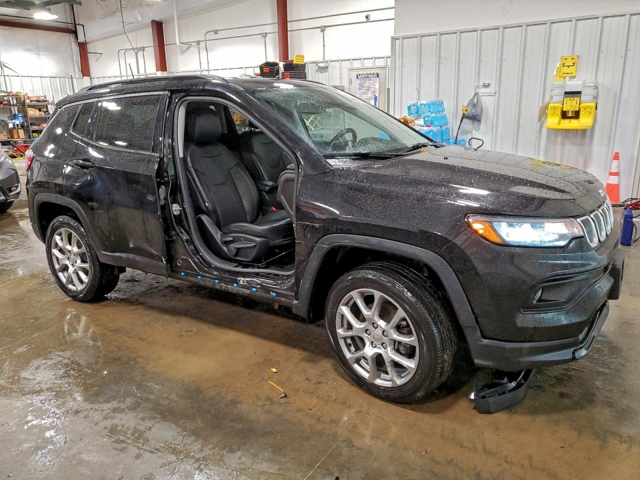 2022 JEEP COMPASS LATITUDE LUX photo 4