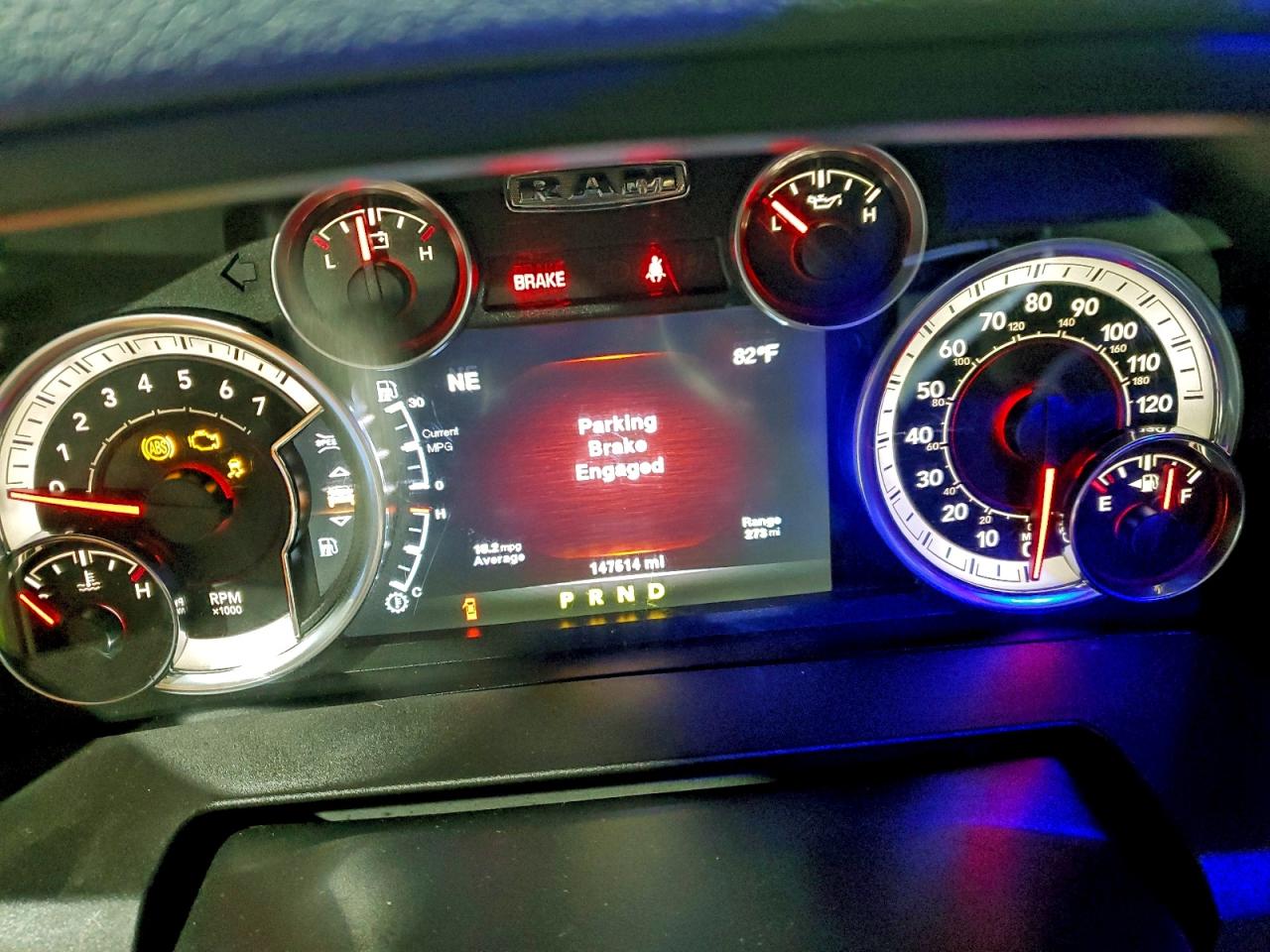 2014 RAM 1500 ST photo 17