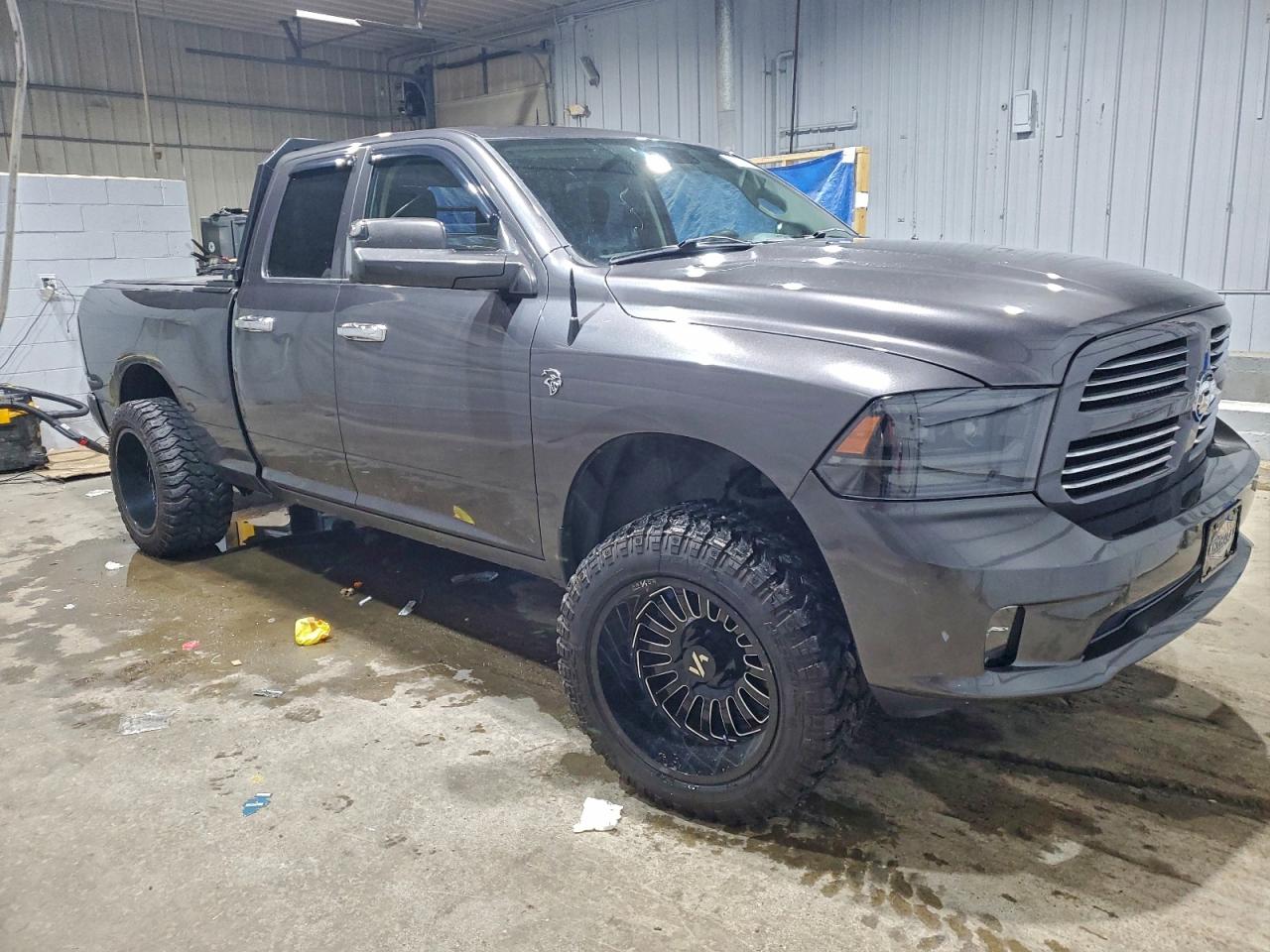 2014 RAM 1500 ST photo 7