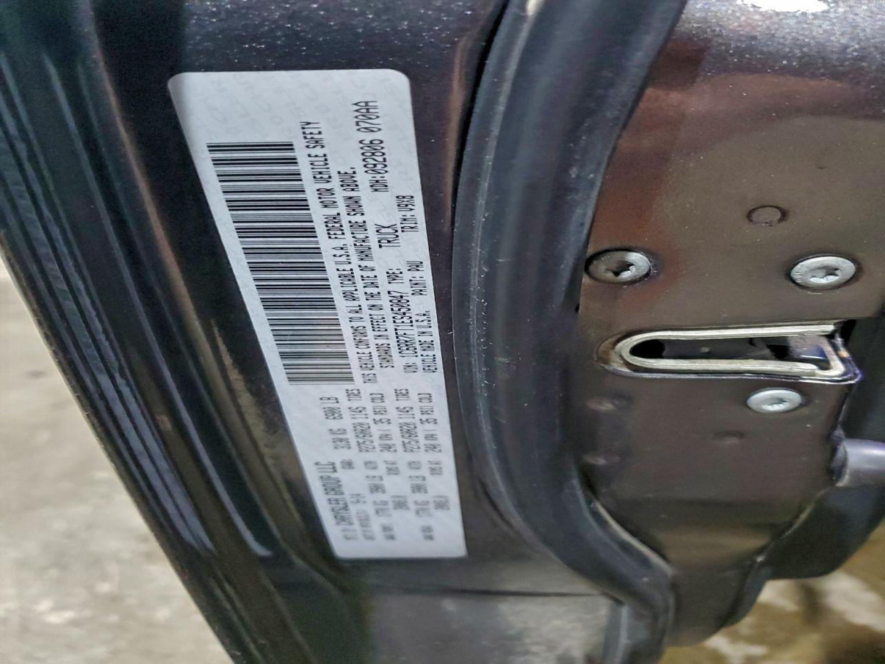2014 RAM 1500 ST photo 23