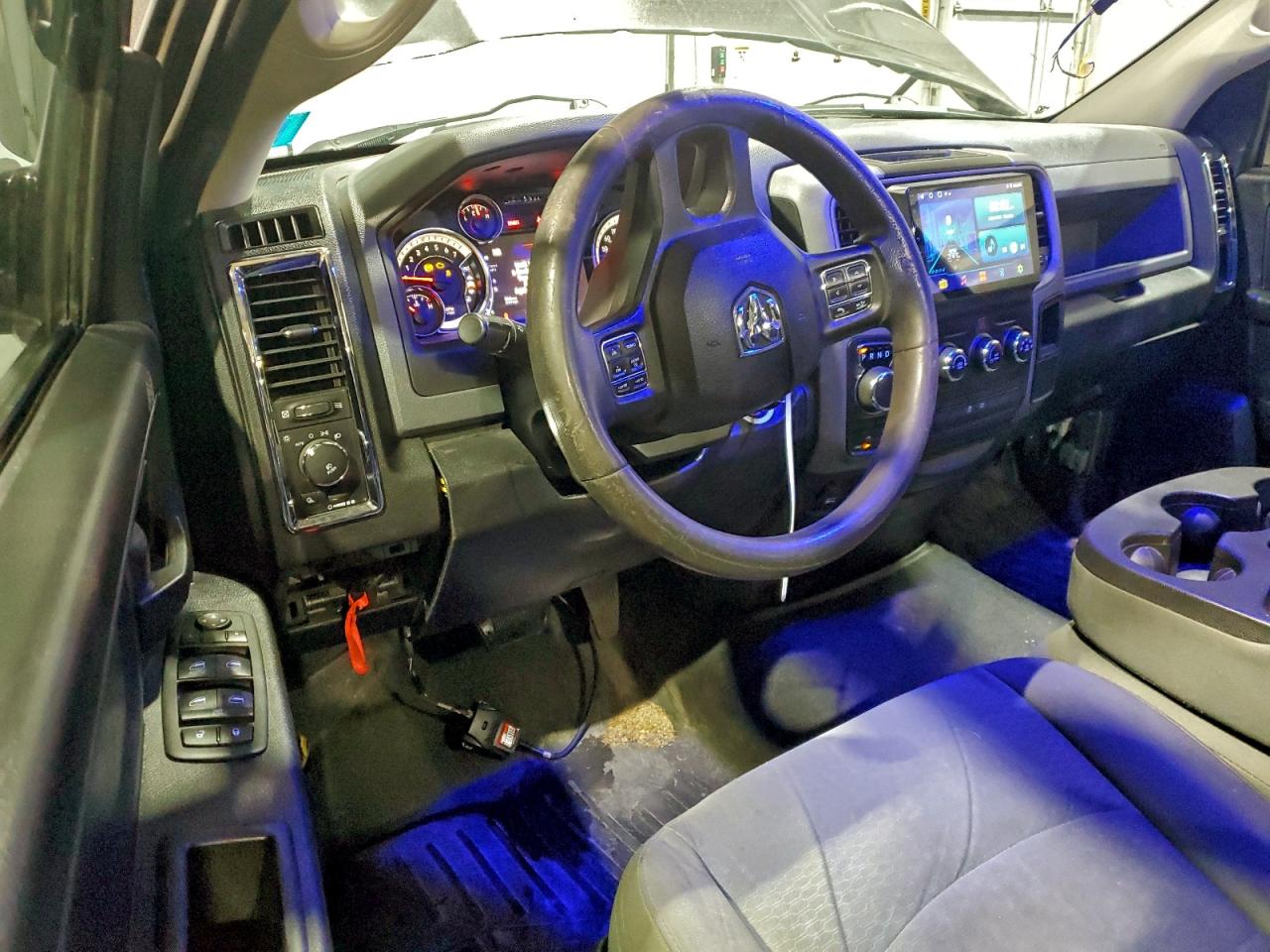 2014 RAM 1500 ST photo 15
