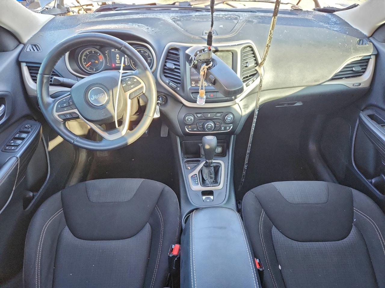 2016 JEEP CHEROKEE LATITUDE photo 8