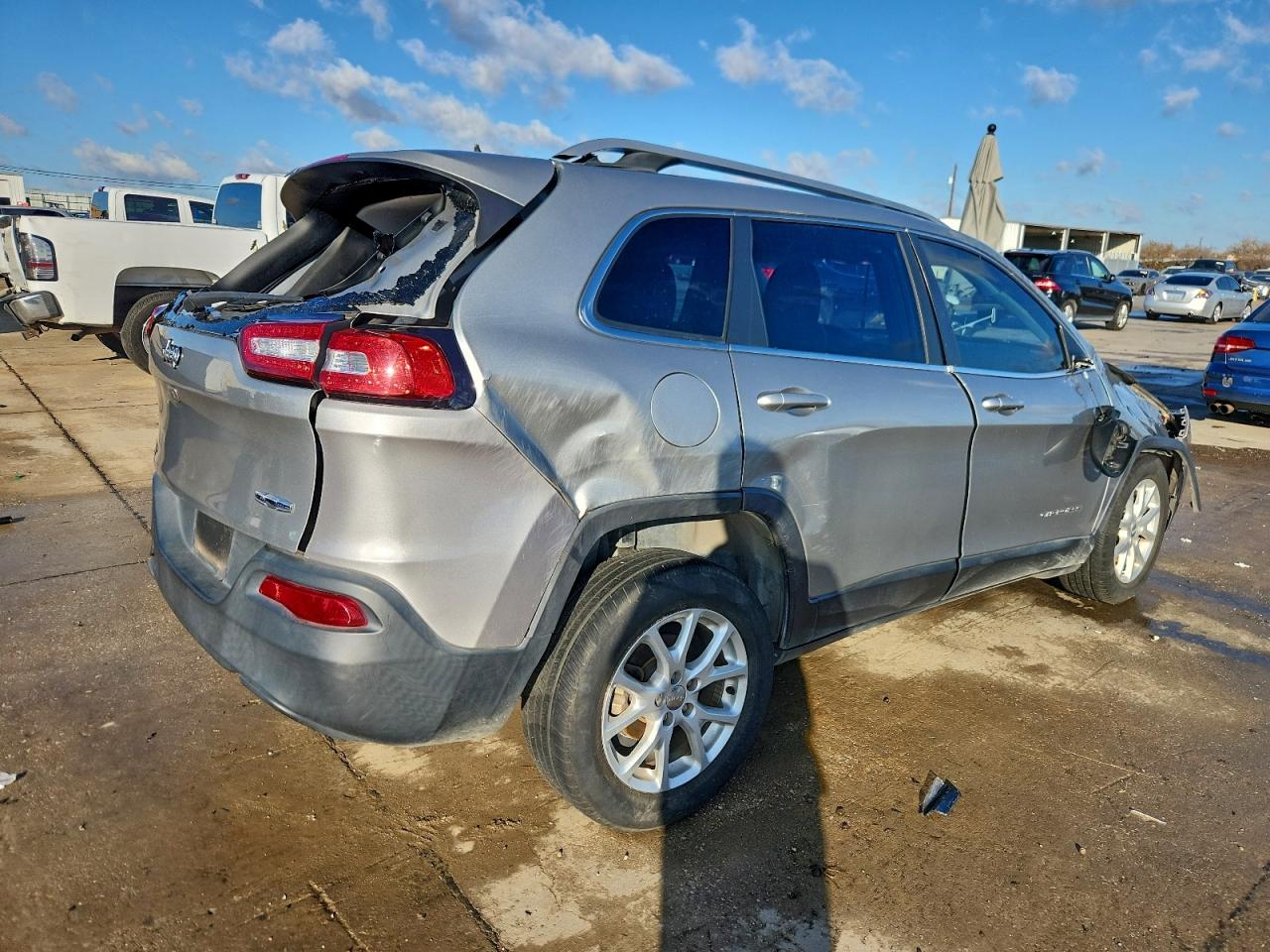 2016 JEEP CHEROKEE LATITUDE photo 3