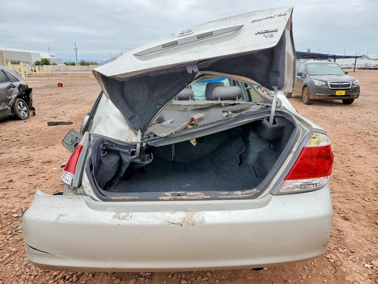 2005 TOYOTA CAMRY LE photo 11