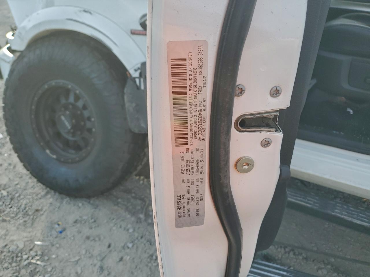 2016 RAM 2500 LARAMIE photo 12
