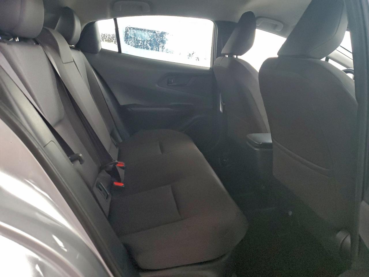 2025 TOYOTA PRIUS LE photo 10