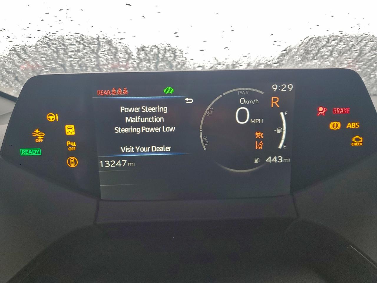2025 TOYOTA PRIUS LE photo 9