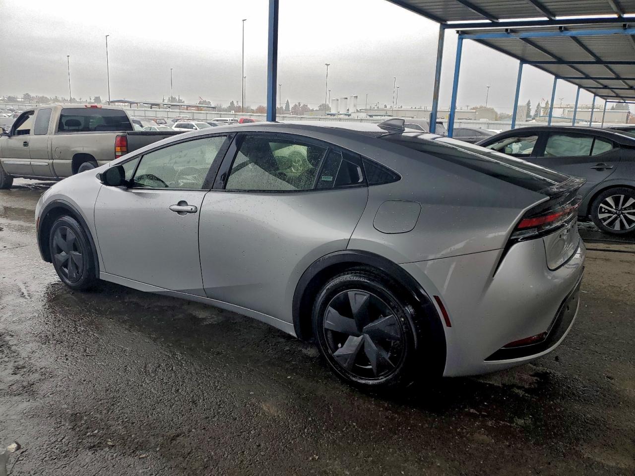 2025 TOYOTA PRIUS LE photo 2