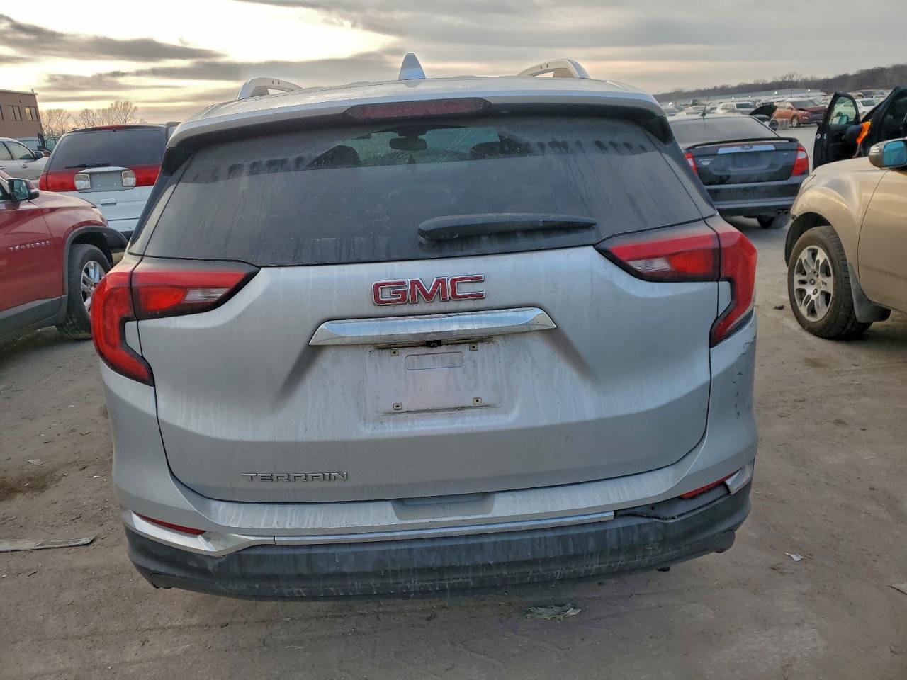 2019 GMC TERRAIN SLT photo 6