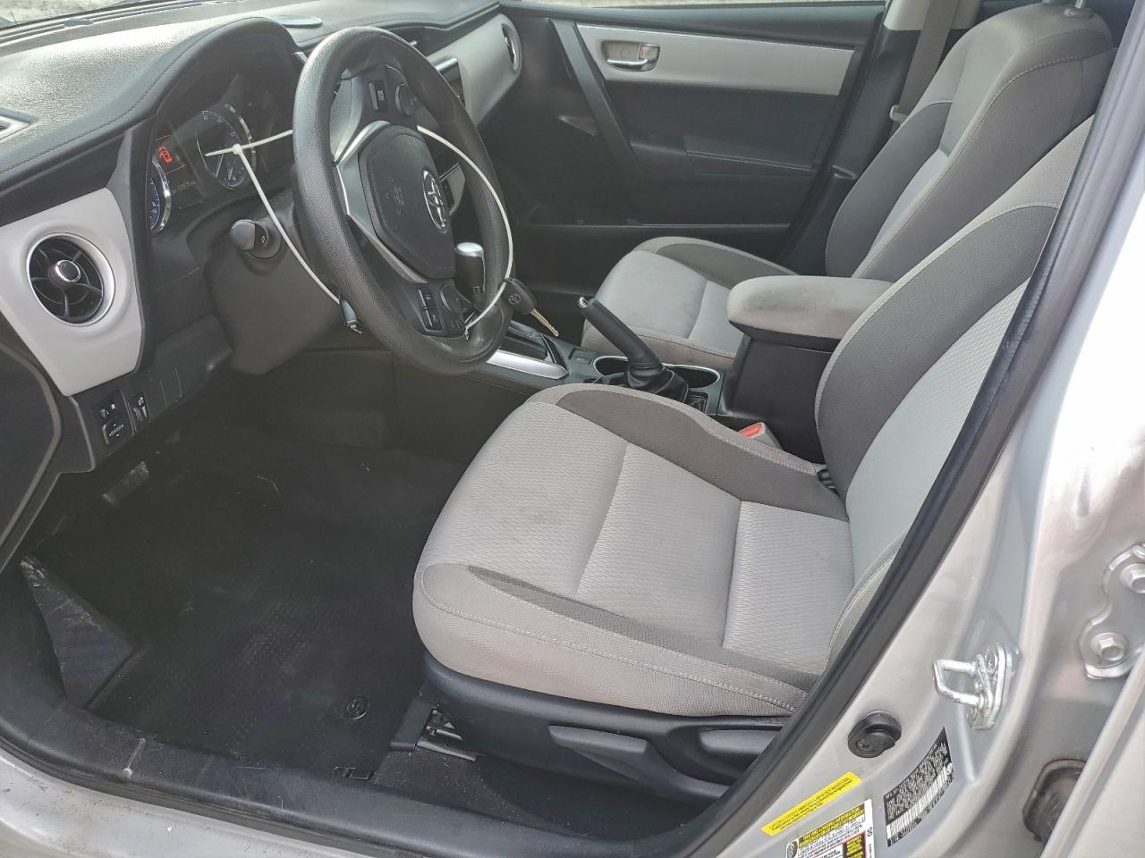 2018 TOYOTA COROLLA L photo 7