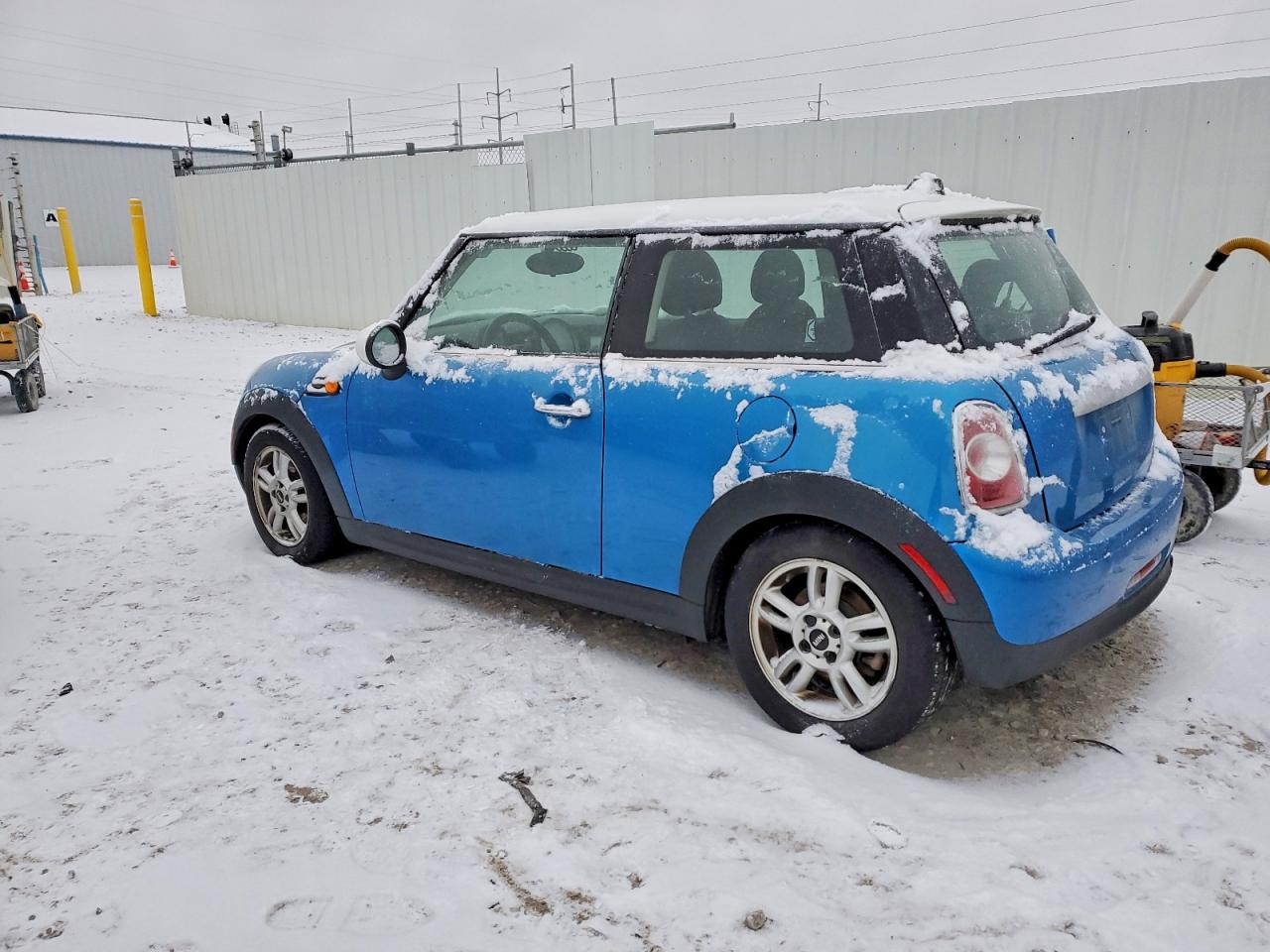 2012 MINI COOPER photo 2