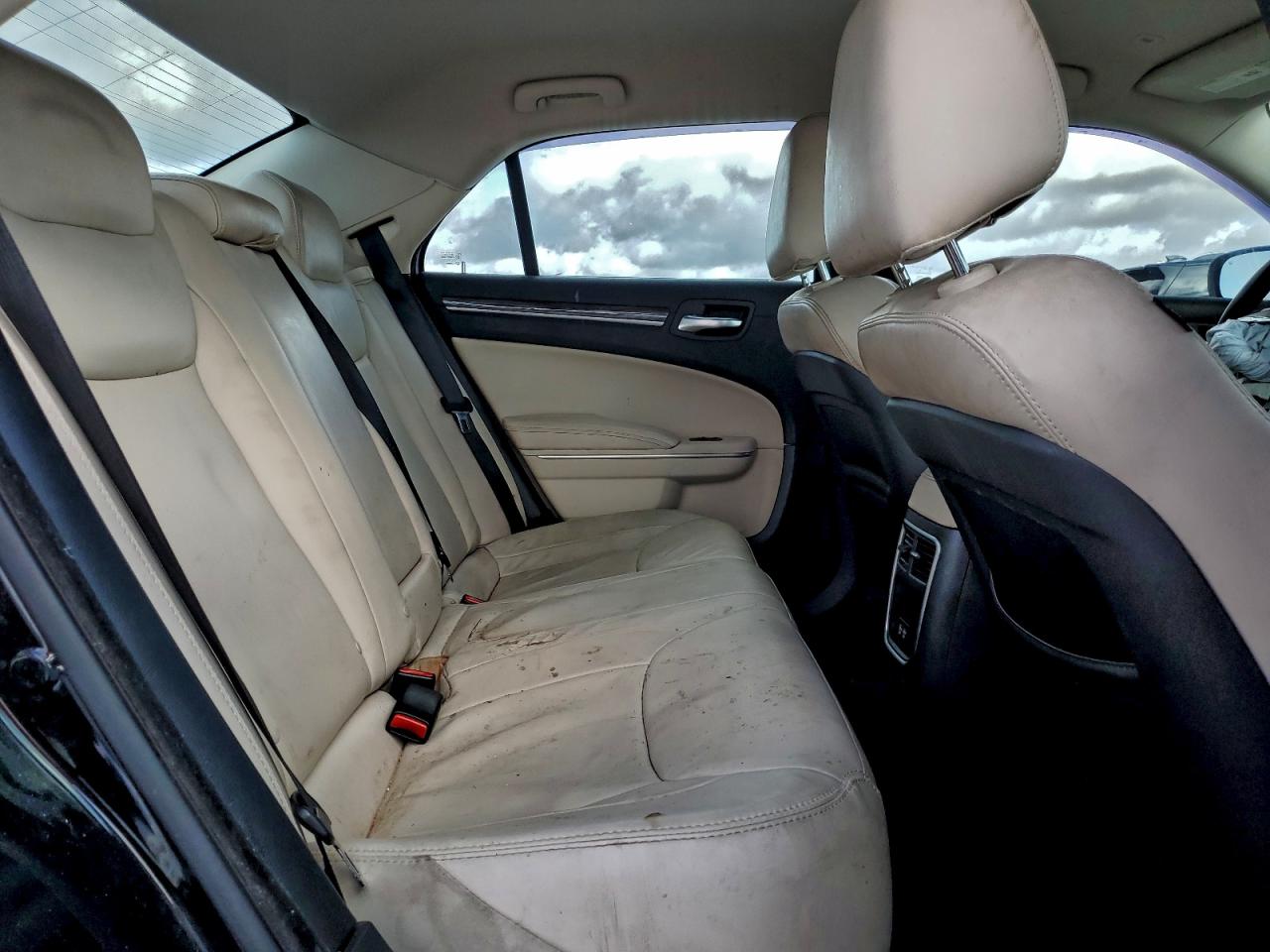 2018 CHRYSLER 300 TOURING photo 10