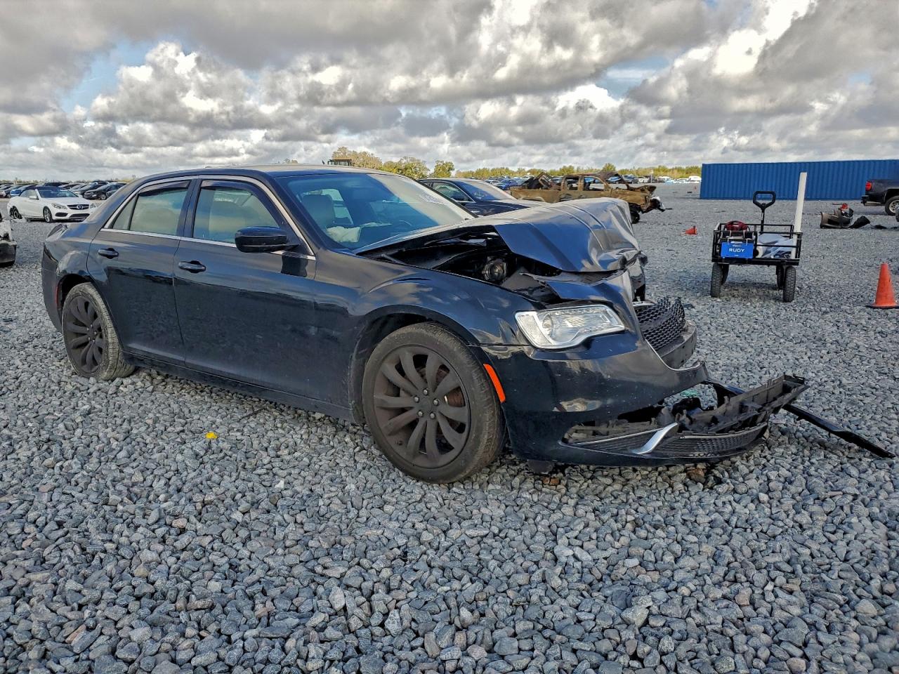 2018 CHRYSLER 300 TOURING photo 4