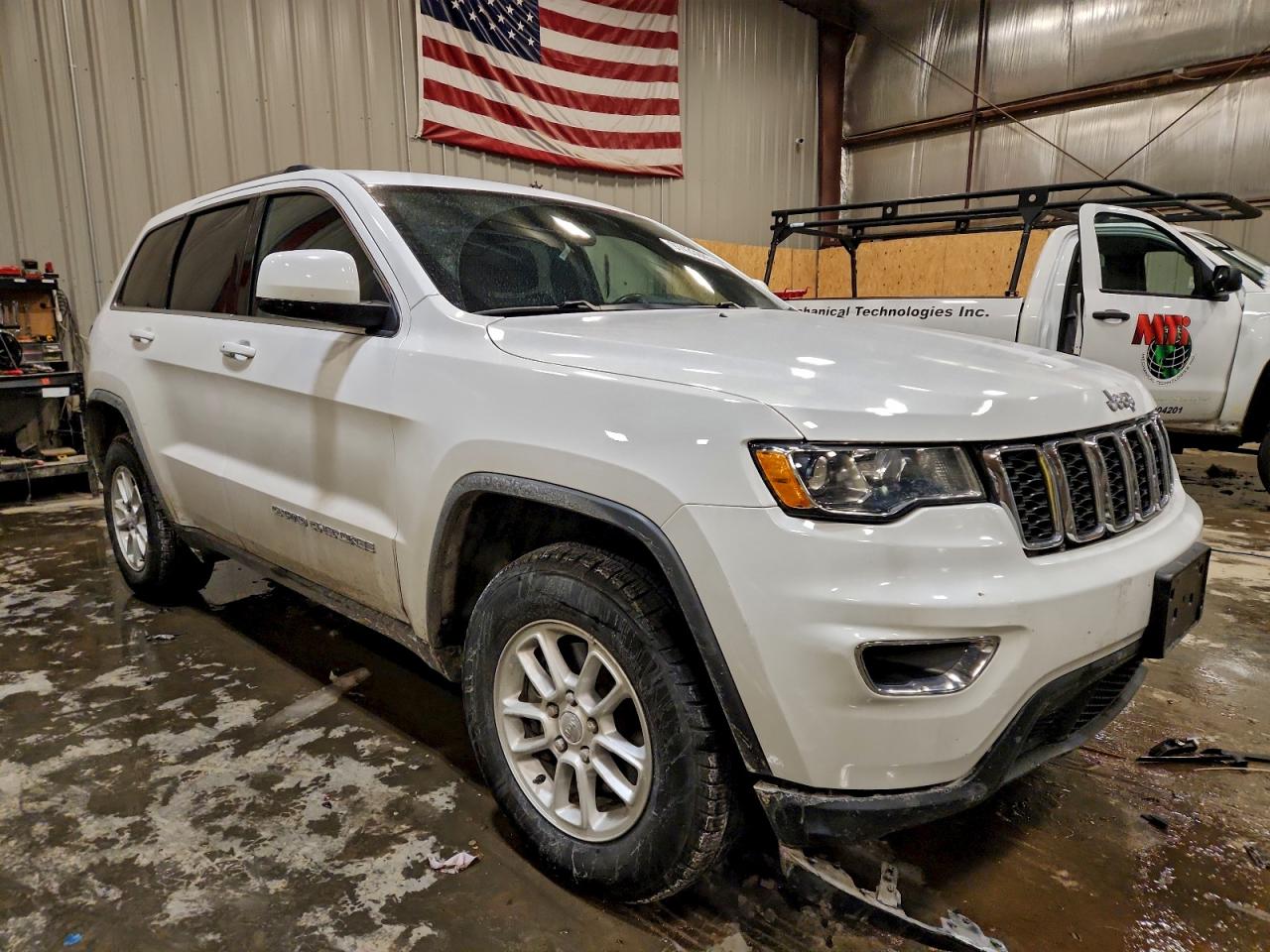 2018 JEEP GRAND CHEROKEE LAREDO photo 4