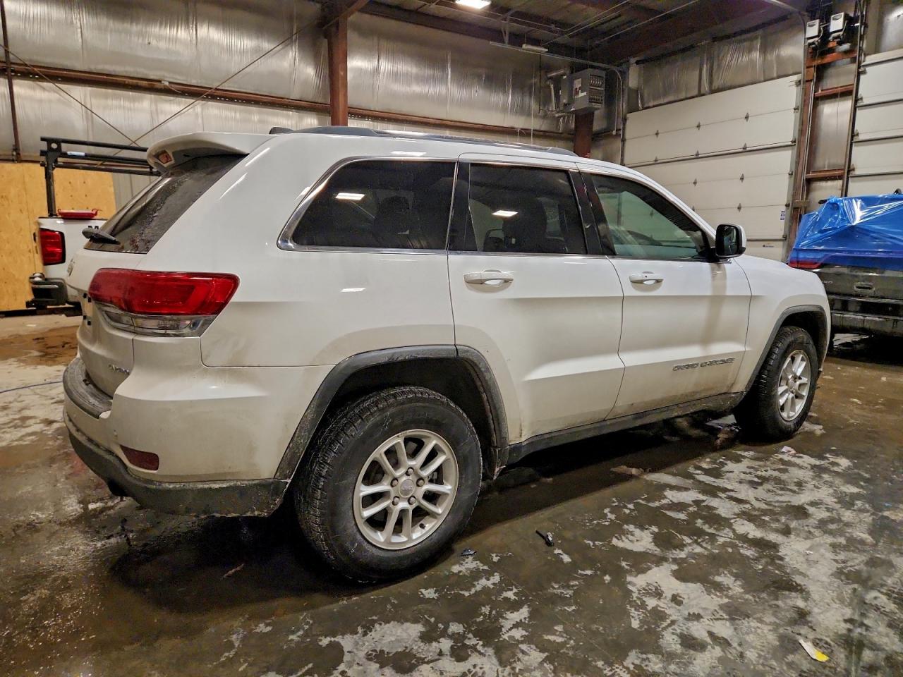 2018 JEEP GRAND CHEROKEE LAREDO photo 3