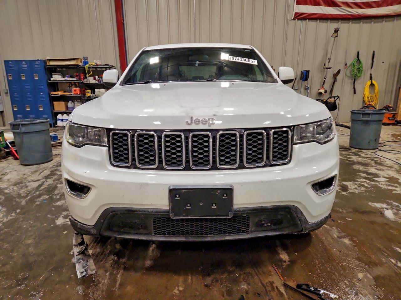 2018 JEEP GRAND CHEROKEE LAREDO photo 5