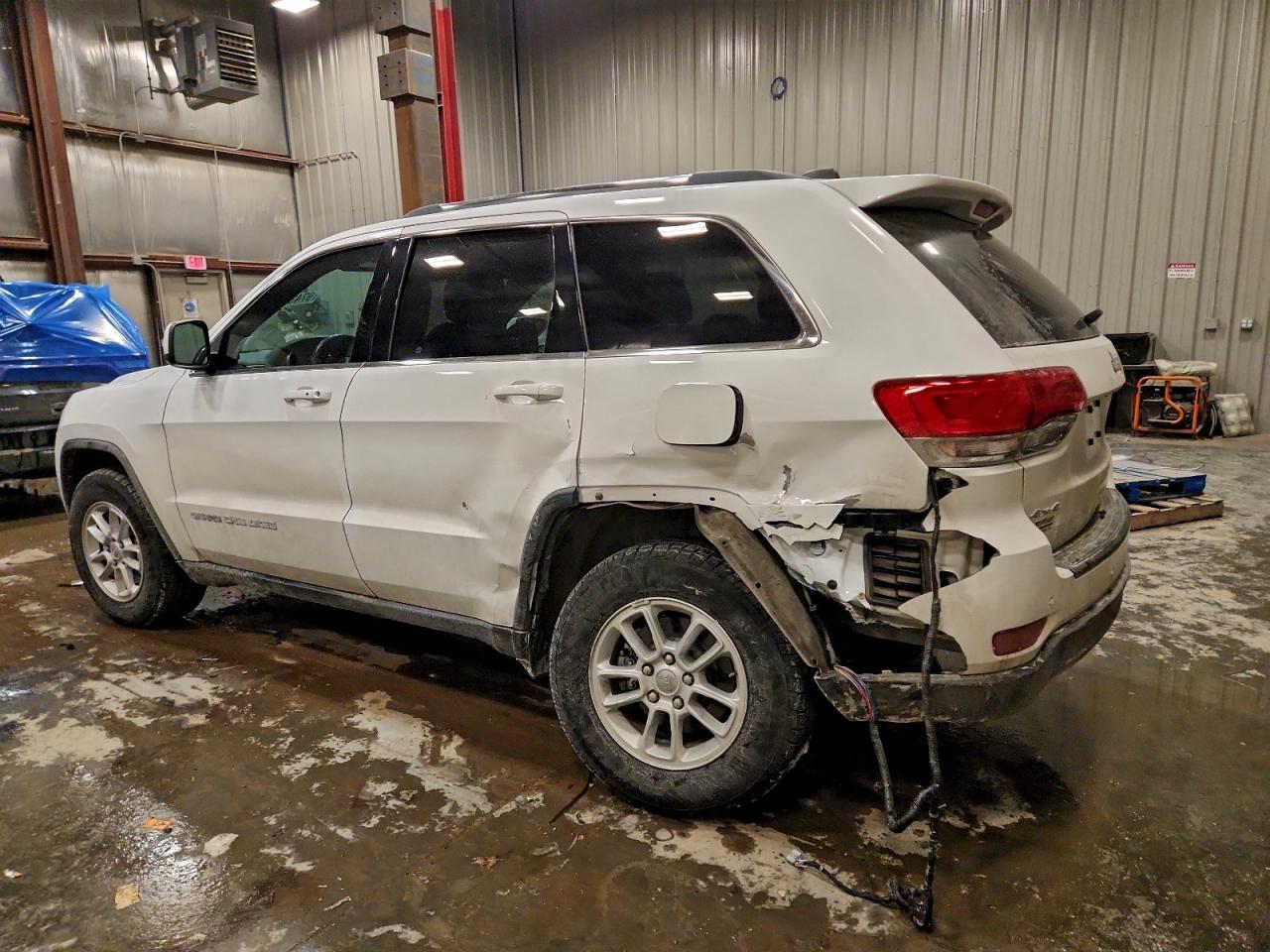2018 JEEP GRAND CHEROKEE LAREDO photo 2