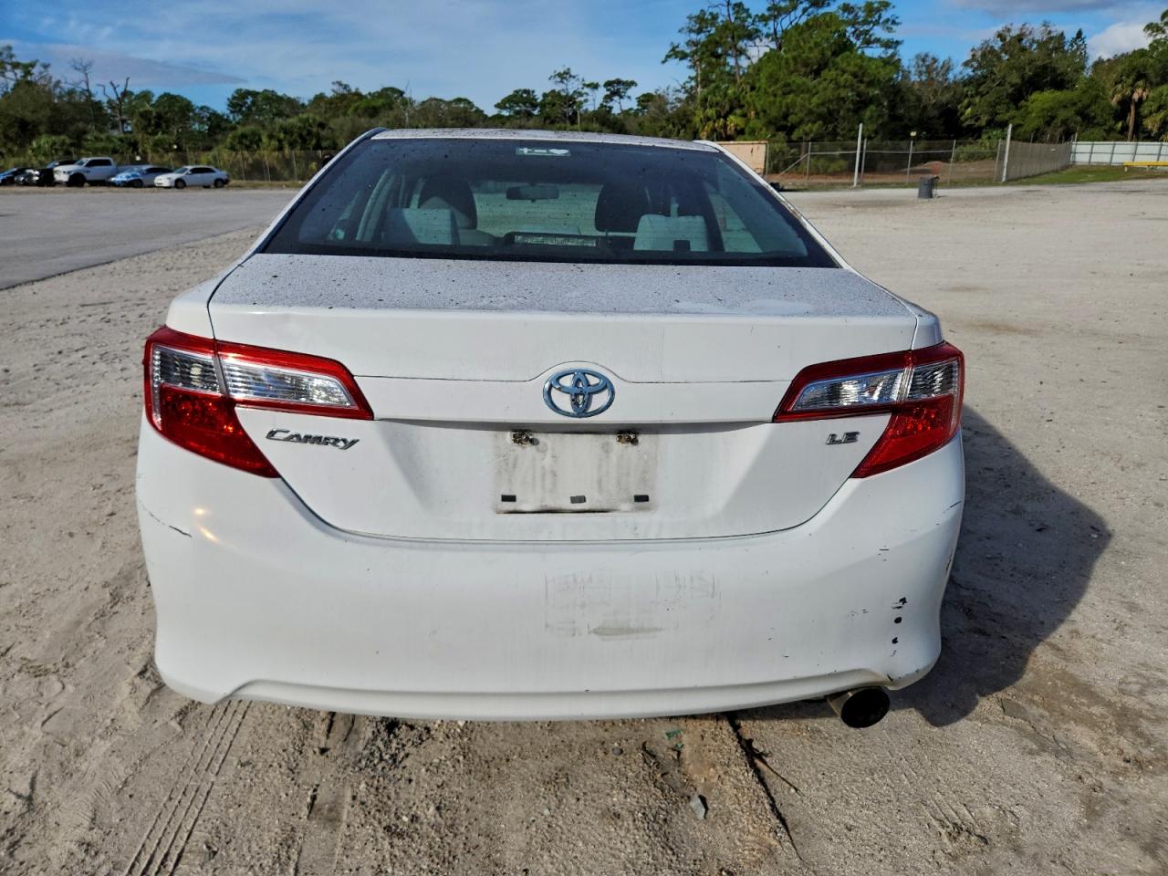 2014 TOYOTA CAMRY L photo 6
