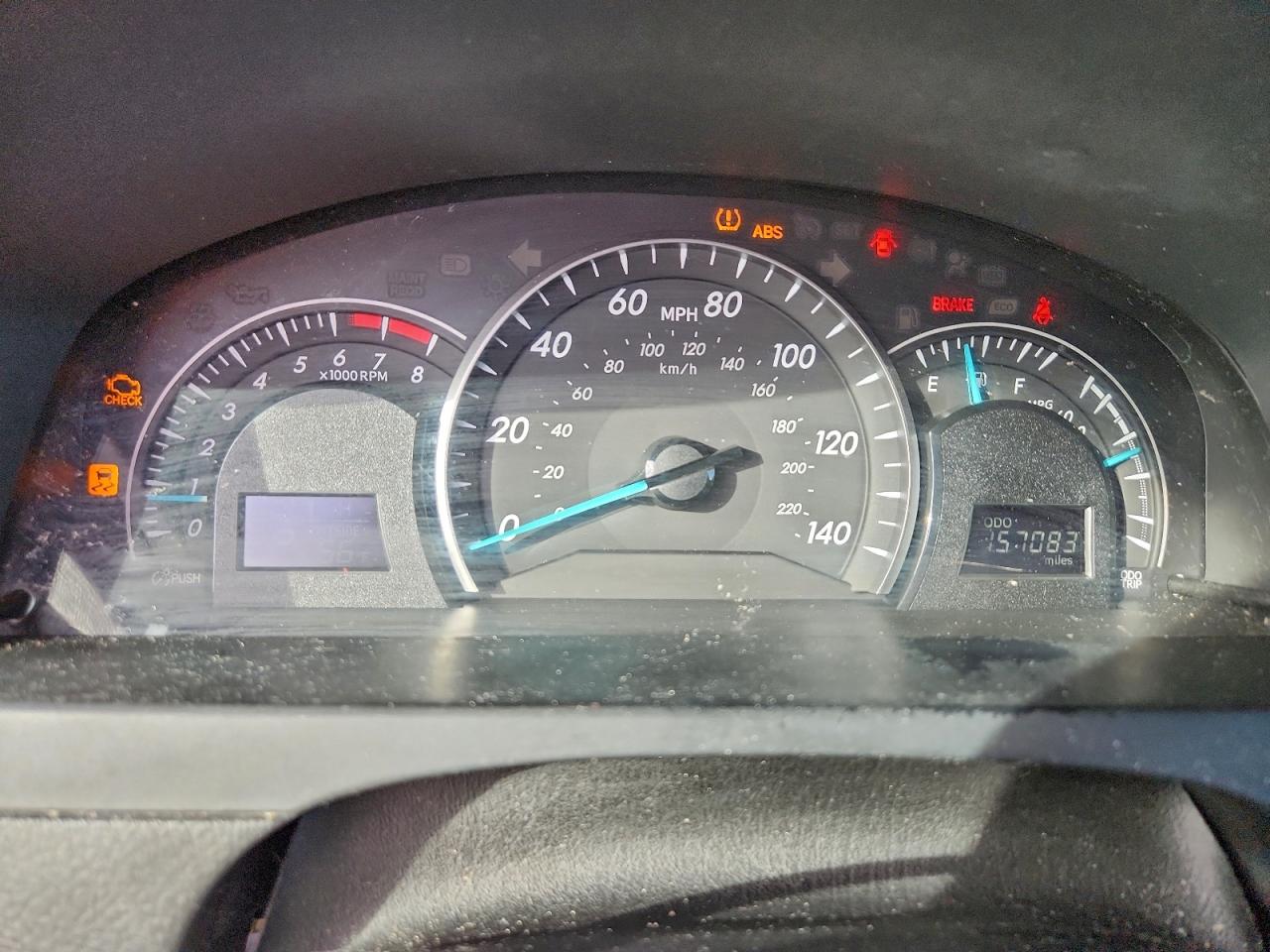 2014 TOYOTA CAMRY L photo 9