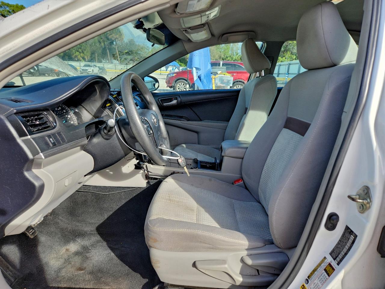 2014 TOYOTA CAMRY L photo 7