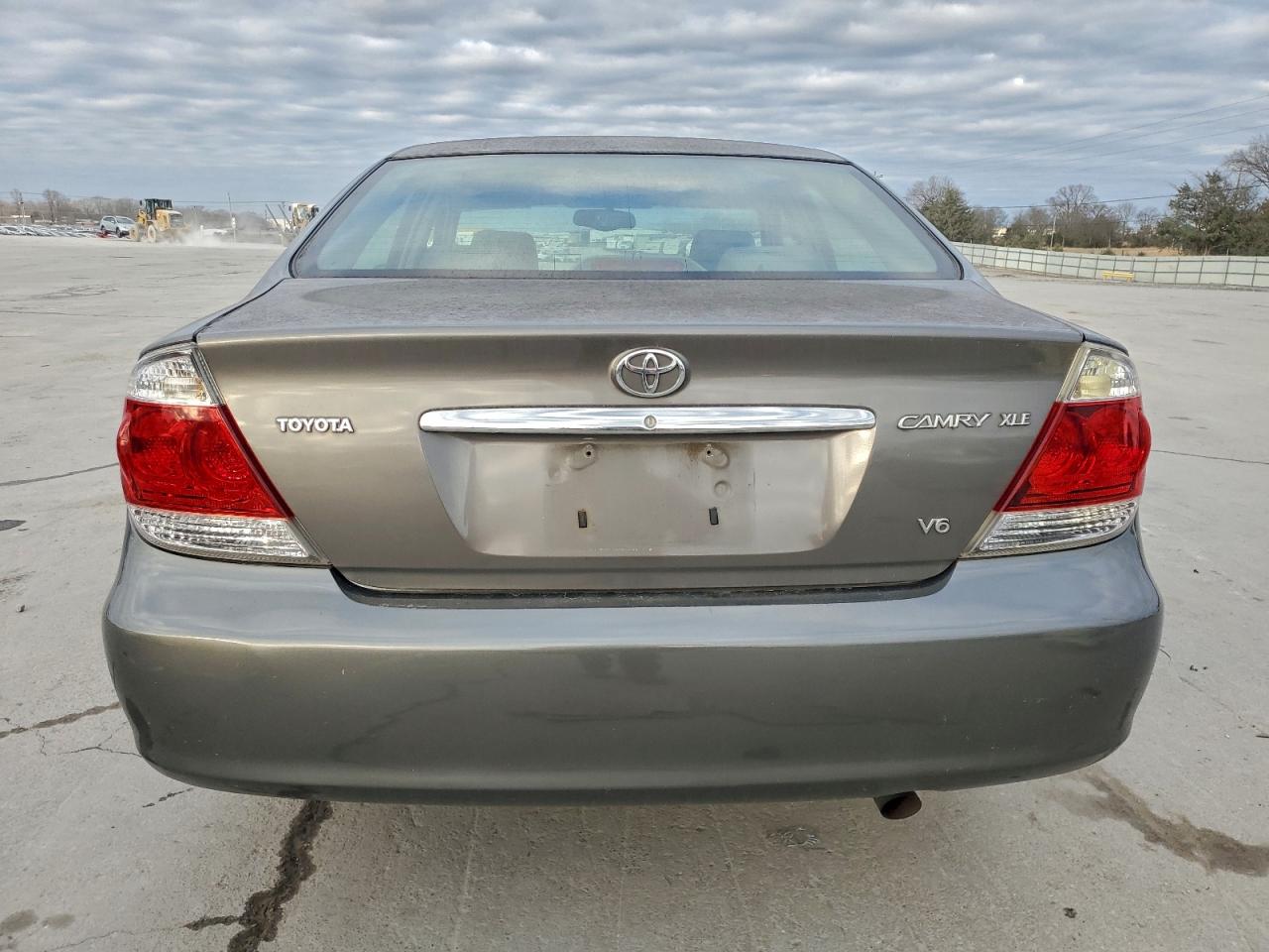 2005 TOYOTA CAMRY LE photo 6