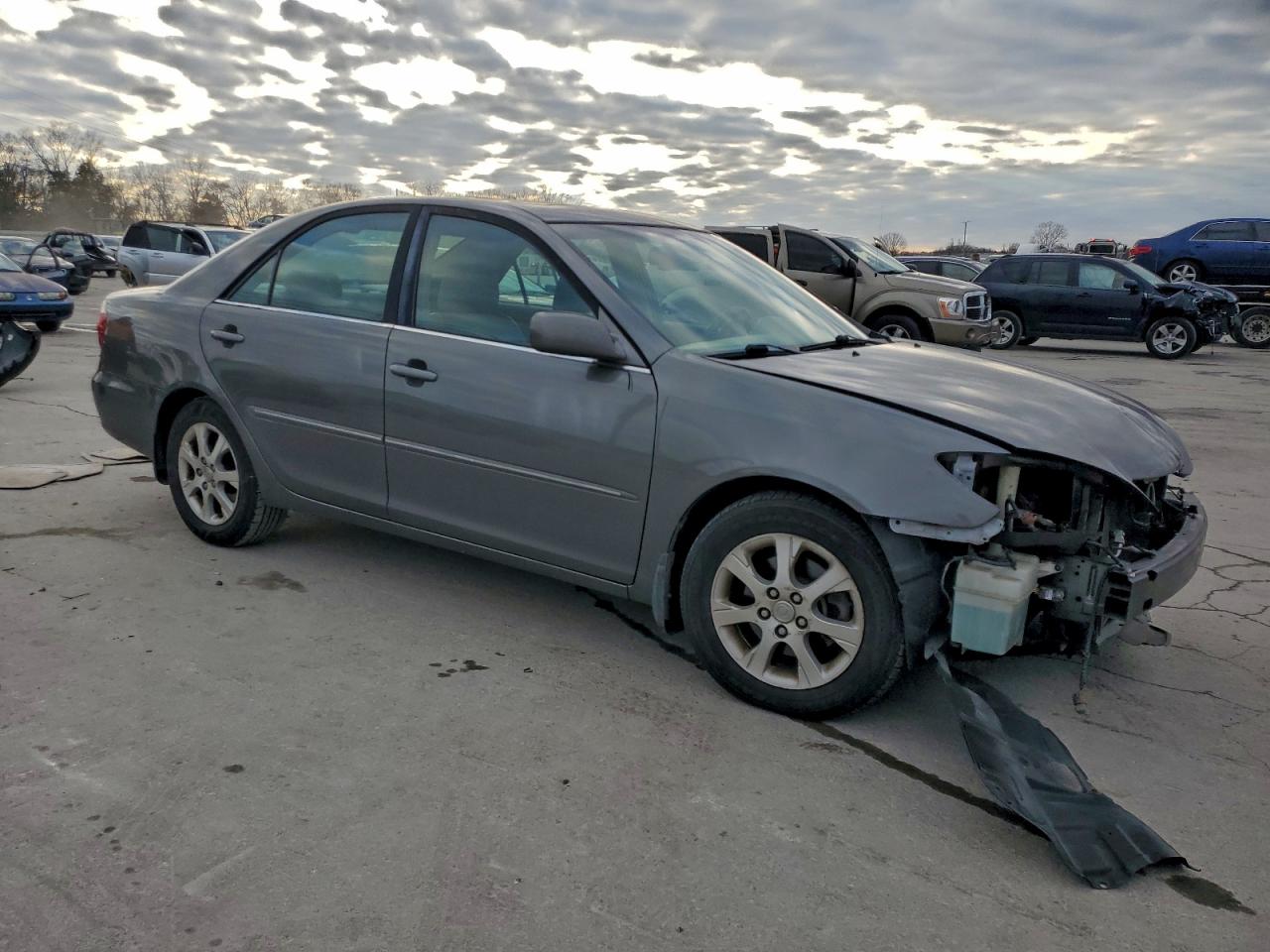 2005 TOYOTA CAMRY LE photo 4