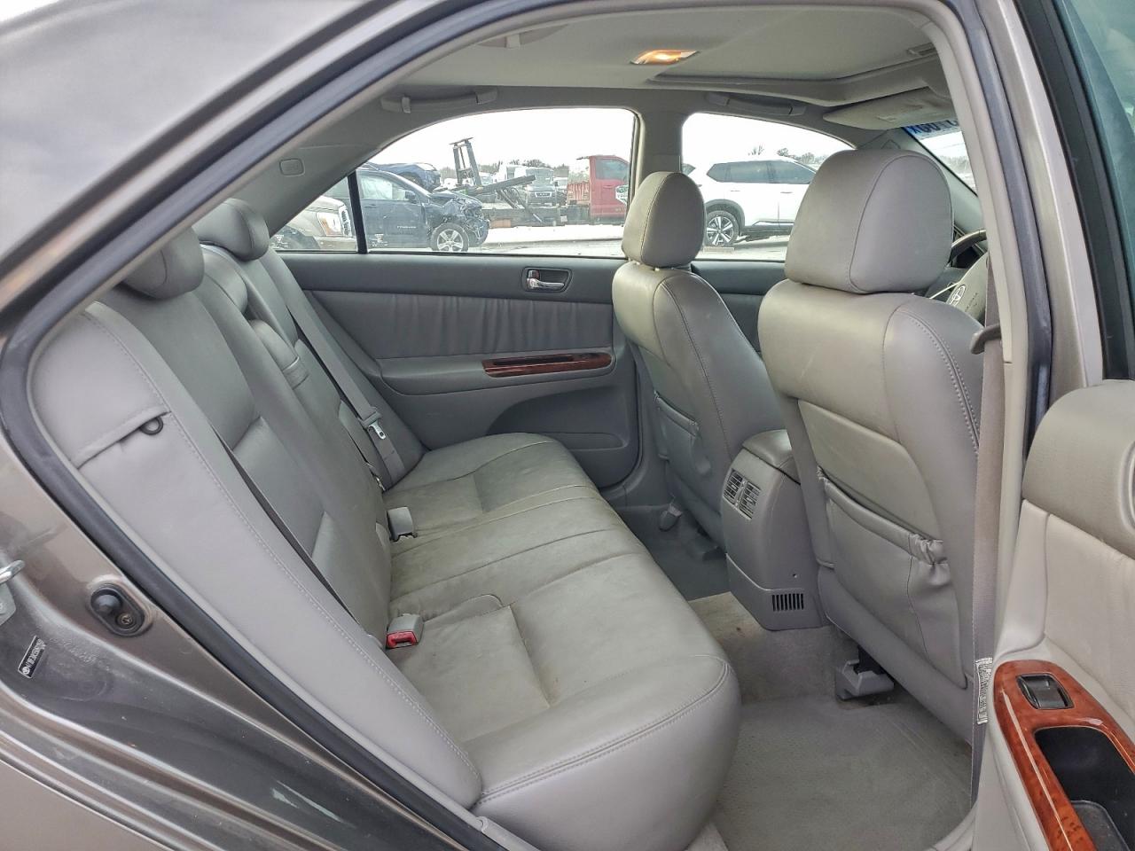 2005 TOYOTA CAMRY LE photo 10