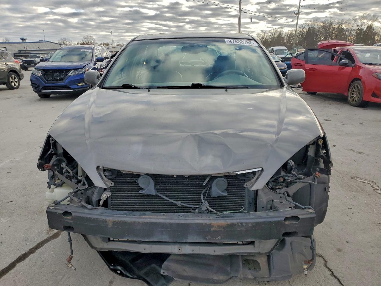 2005 TOYOTA CAMRY LE photo 5