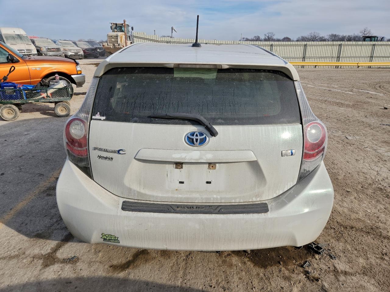 2013 TOYOTA PRIUS C photo 6