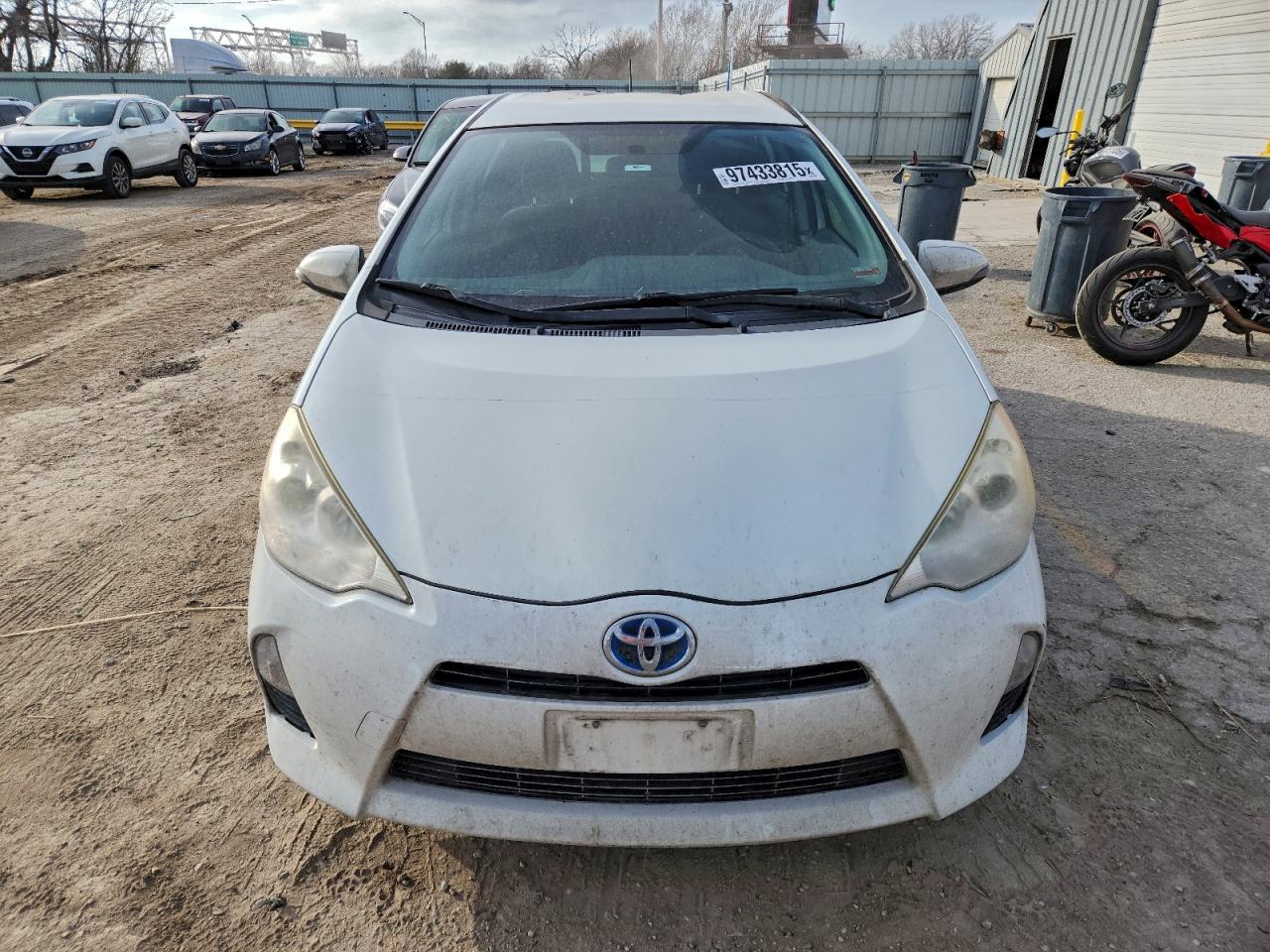 2013 TOYOTA PRIUS C photo 5