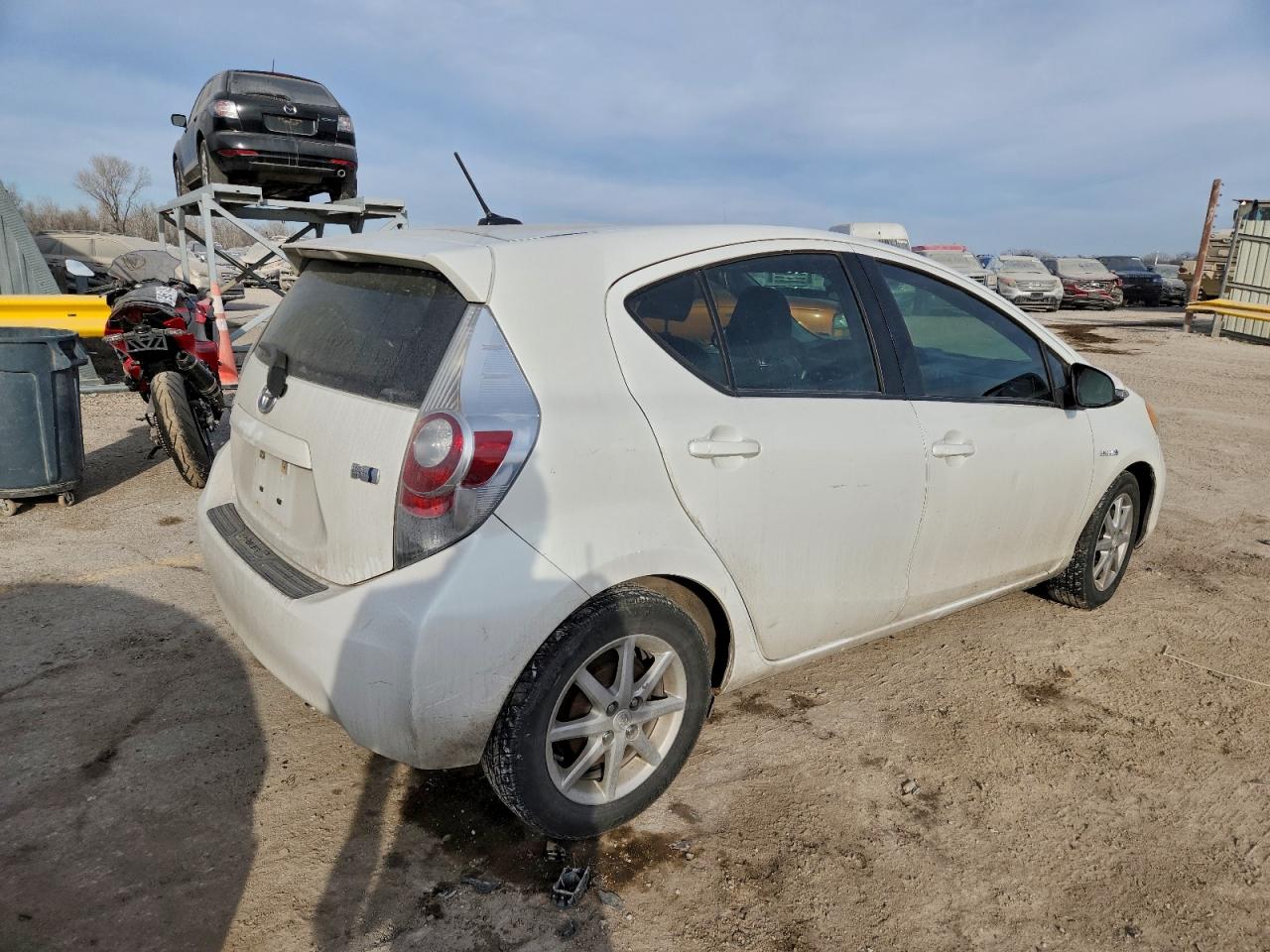 2013 TOYOTA PRIUS C photo 3