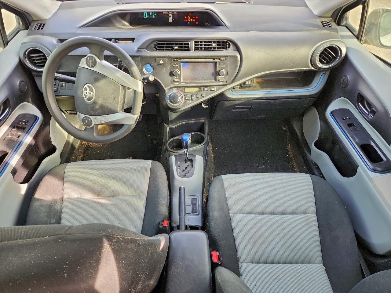 2013 TOYOTA PRIUS C photo 8