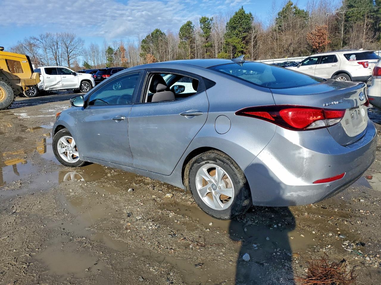 2015 HYUNDAI ELANTRA SE photo 2