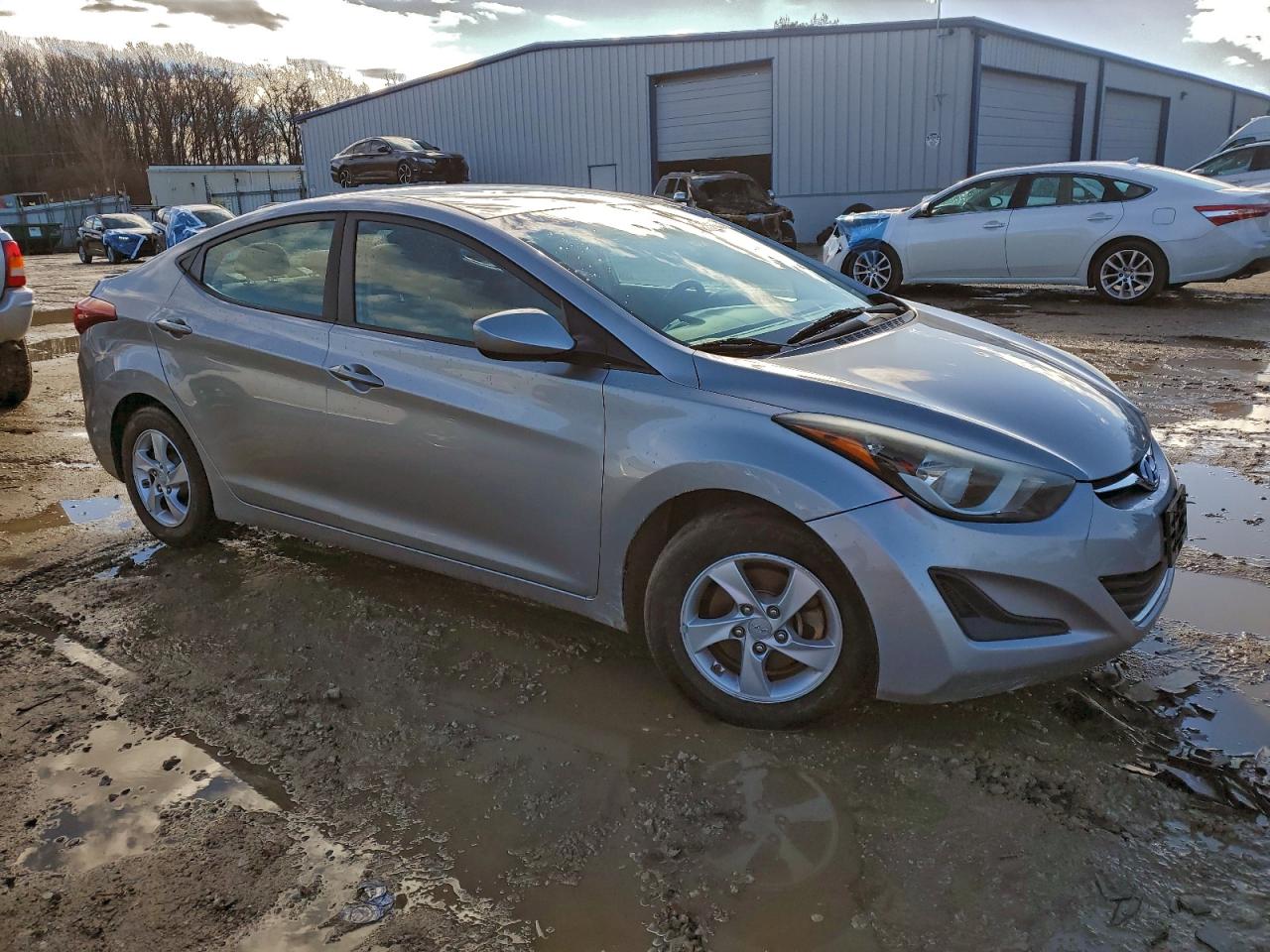 2015 HYUNDAI ELANTRA SE photo 4