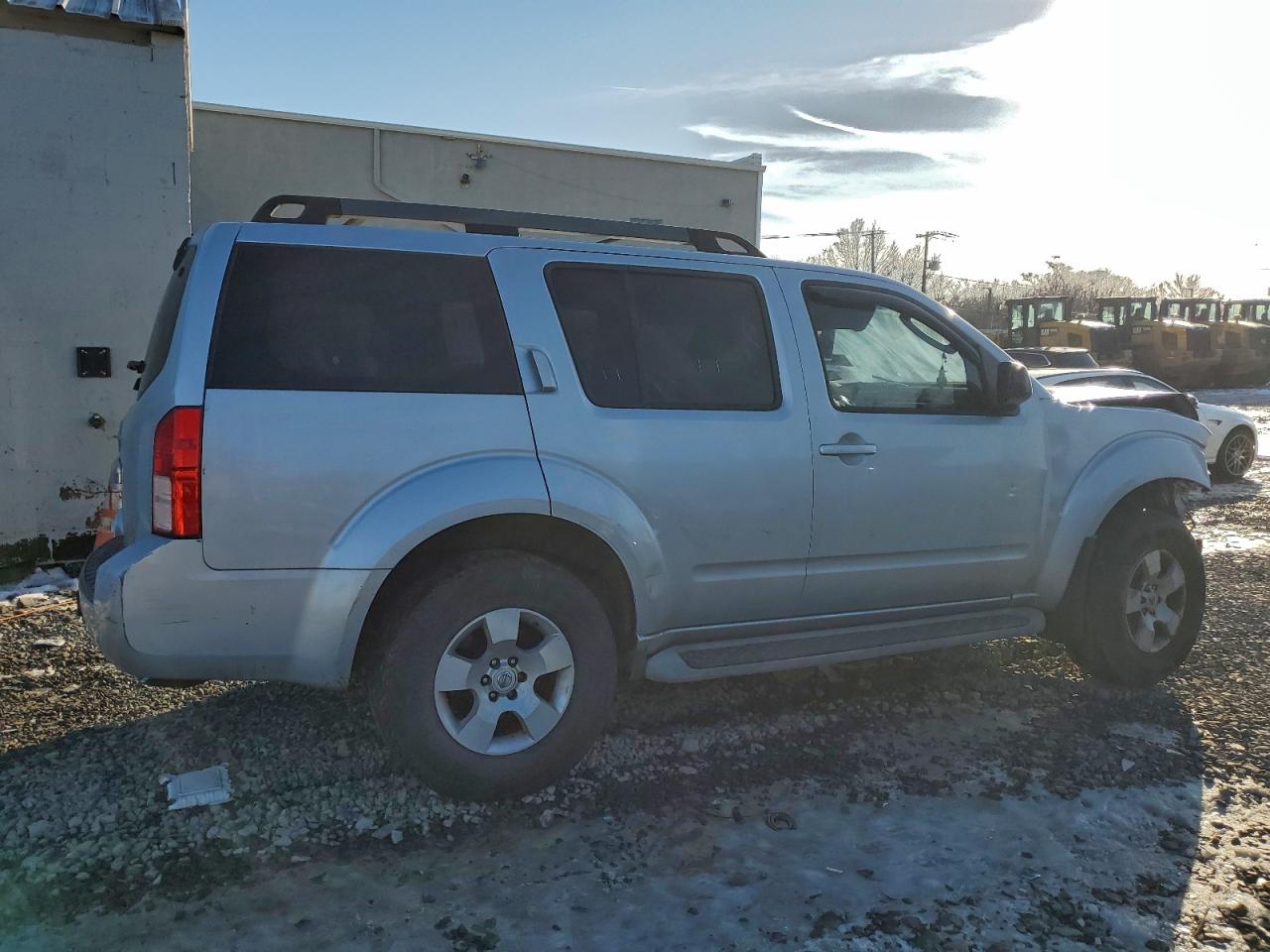 2011 NISSAN PATHFINDER S photo 3