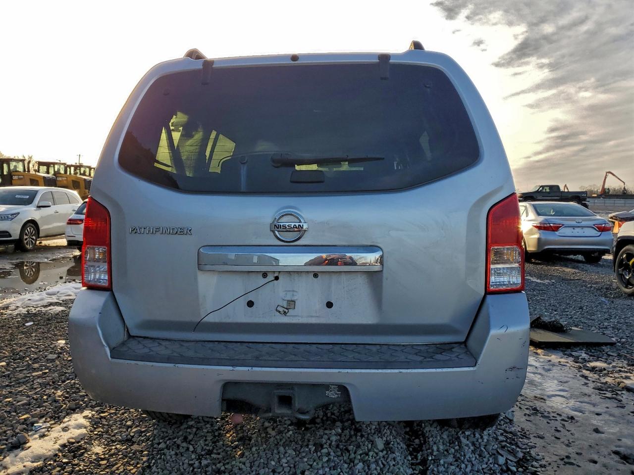 2011 NISSAN PATHFINDER S photo 6