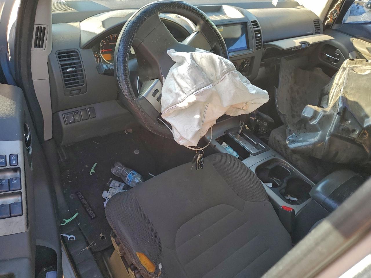 2011 NISSAN PATHFINDER S photo 8
